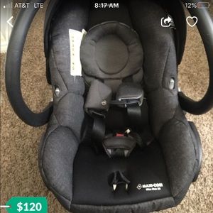 Maxi cosi nomad black car seat with extra base